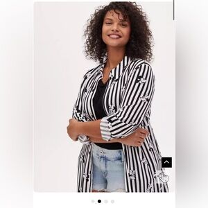 Torrid Disney Mickey Mouse & Minnie Mouse Black/White Strip Challis Kimono